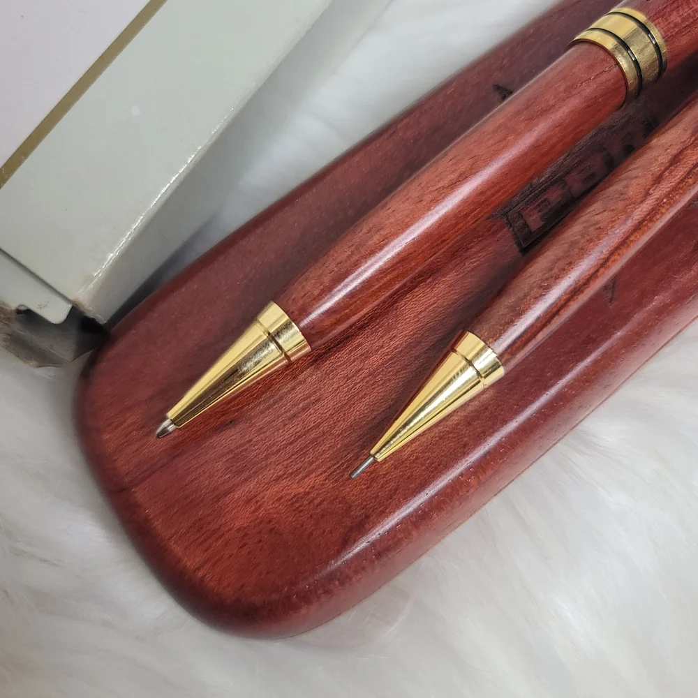 Der Gurn Punkt Wooden Professional Bullriding Association Pen And Pencil Set